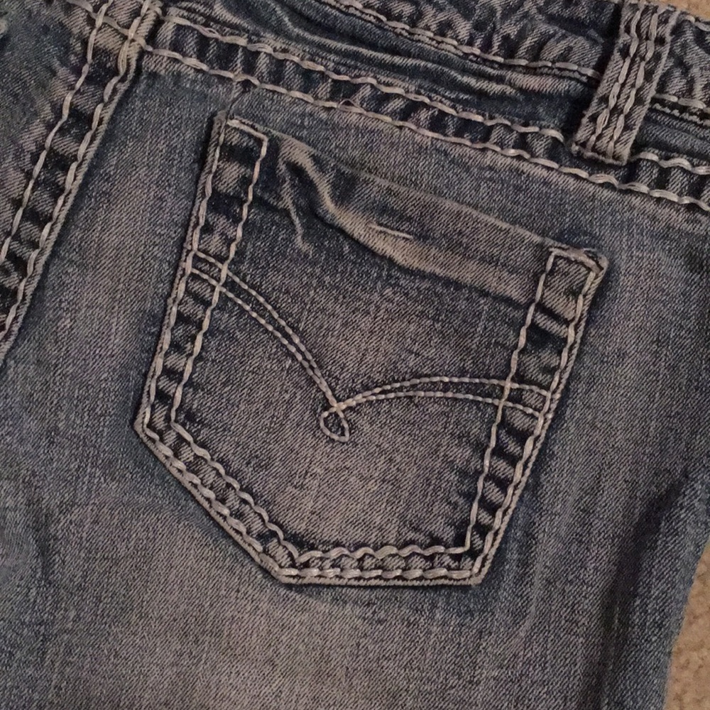 Blue Asphalt Light Wash Jeans - Picture 4 of 5